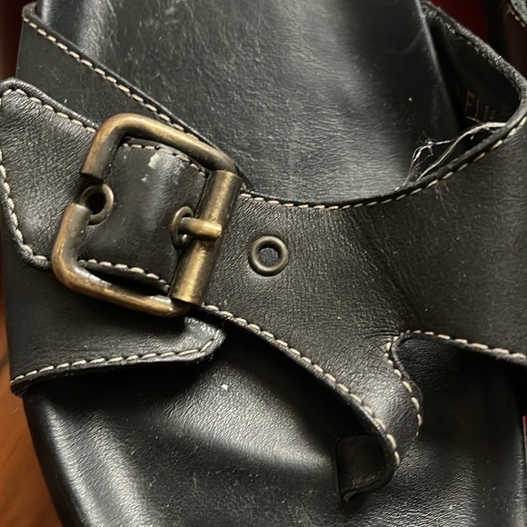 DONALD J. PLINER leather flats/ flip-flops with small platform and buckle 8.5 - Picture 4 of 5